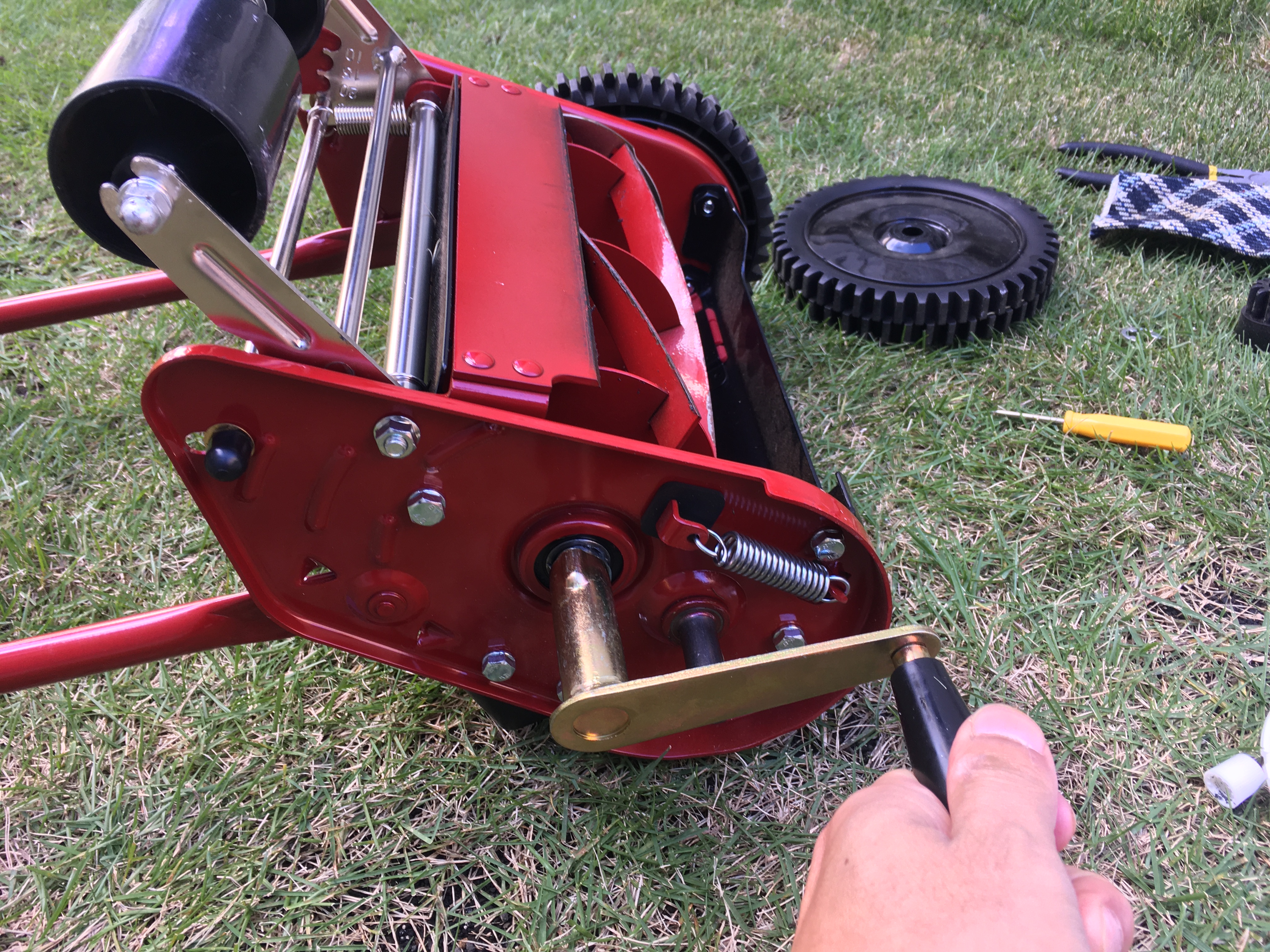 芝刈り機 手動タイプ でうまく刈れない原因と対策 芝生のミカタ